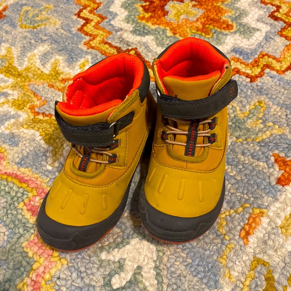 Stride rite 360 toddler boots size 9